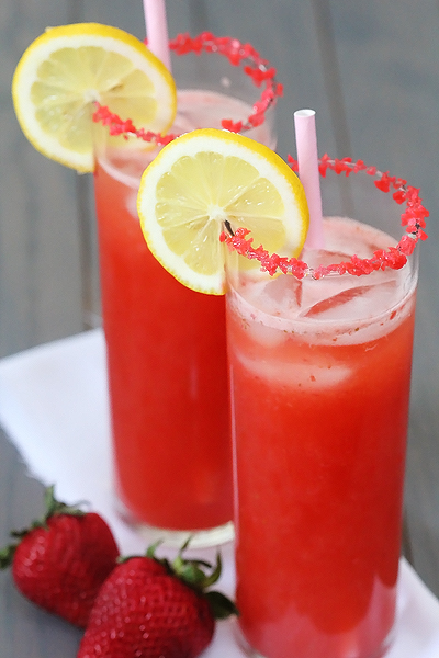 The rim gives this drink such an extra flare. Totally a party-worthy drink!