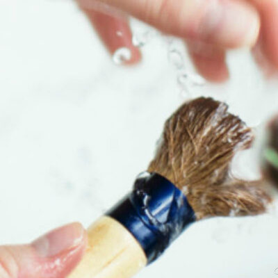 If your makeup brush is in dire need of a deep cleaning, here's a great recipe that will help!