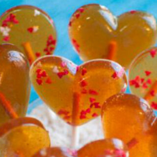 Who doesn't love a yummy lollipop! Whether for the kids, yourself, or a gift, these easy honey lollipops are a fun treat to make with your kids anytime of the year!