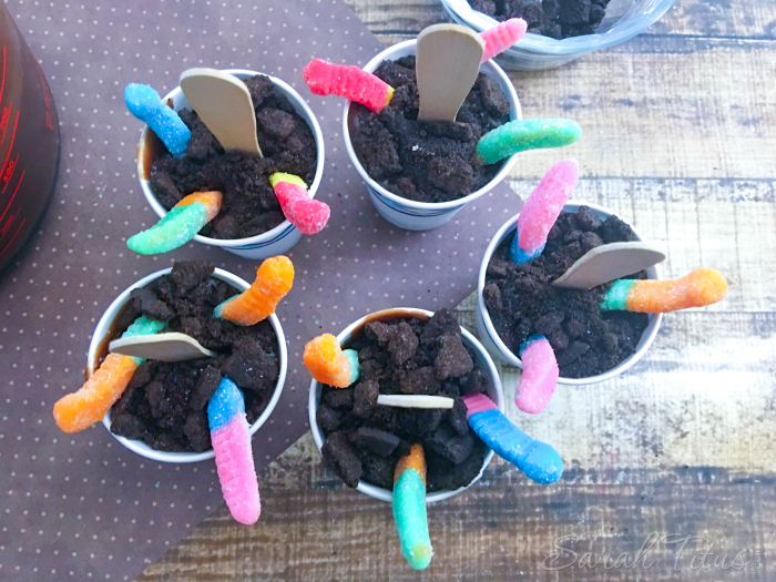 Push ice cream spoon down into the Mud Pie Pudding Pops