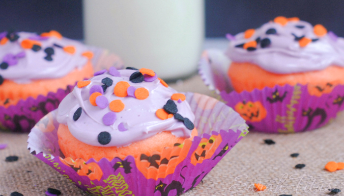 Purple, orange and black Halloween Party cupcakes in Halloween cupcake papers