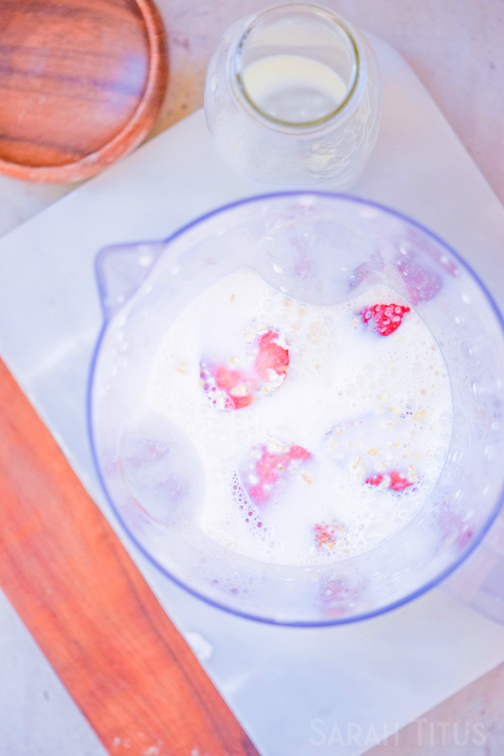 What to do with those flavorless oatmeal packets no one will eat- make this delicious Strawberry Breakfast Milkshake!