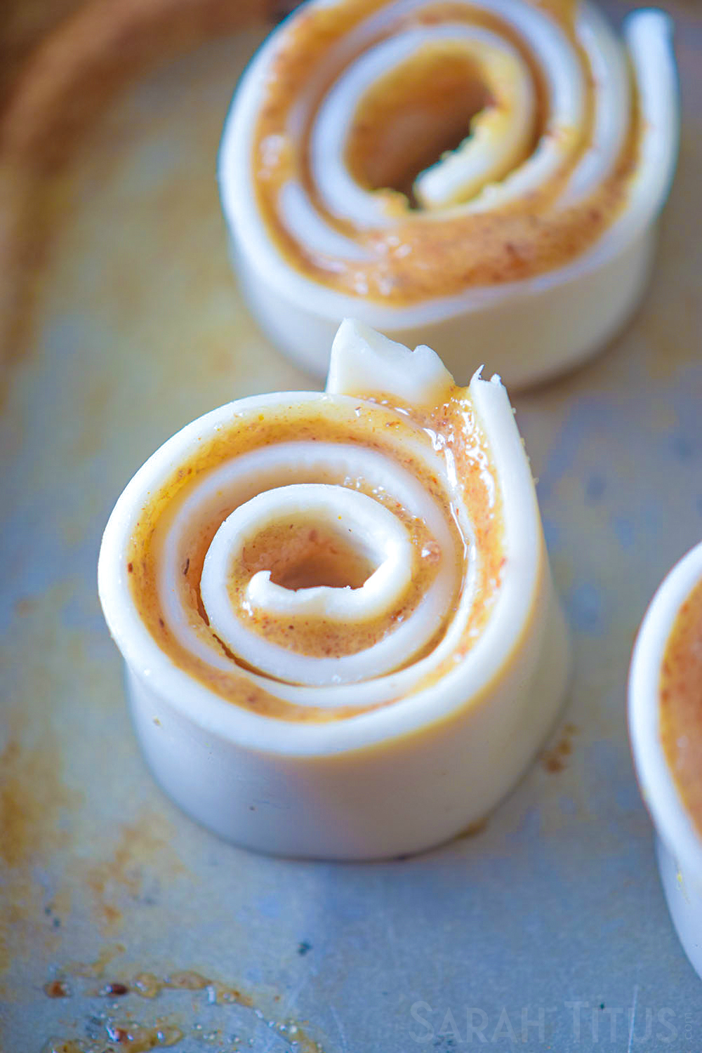 These Cinnamon Crescent Bites make for an easy to grab and go breakfast, or a great sweet treat for after dinner.