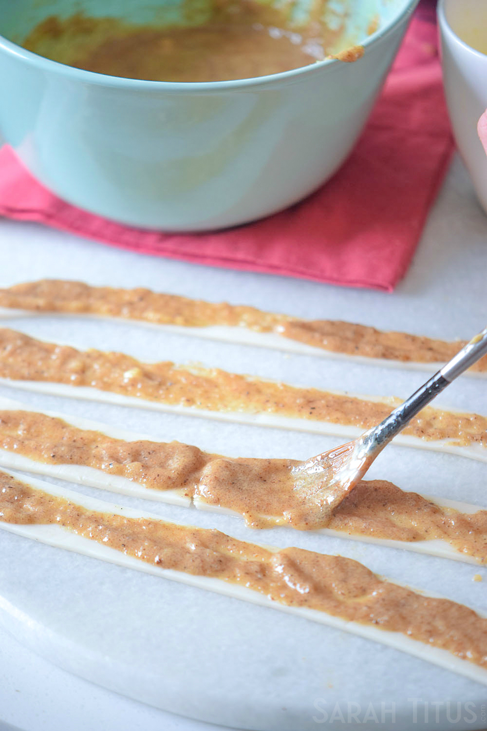 These Cinnamon Crescent Bites make for an easy to grab and go breakfast, or a great sweet treat for after dinner.