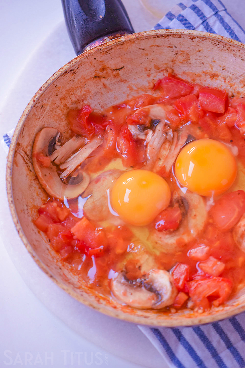 These Italian Eggs are a great take on traditional eggs and is a great addition to your breakfast recipe repertoire.