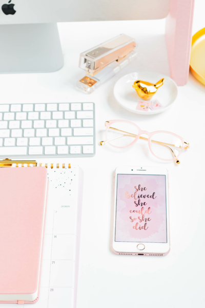 Everything You Need To Know About Starting a Mom Blog