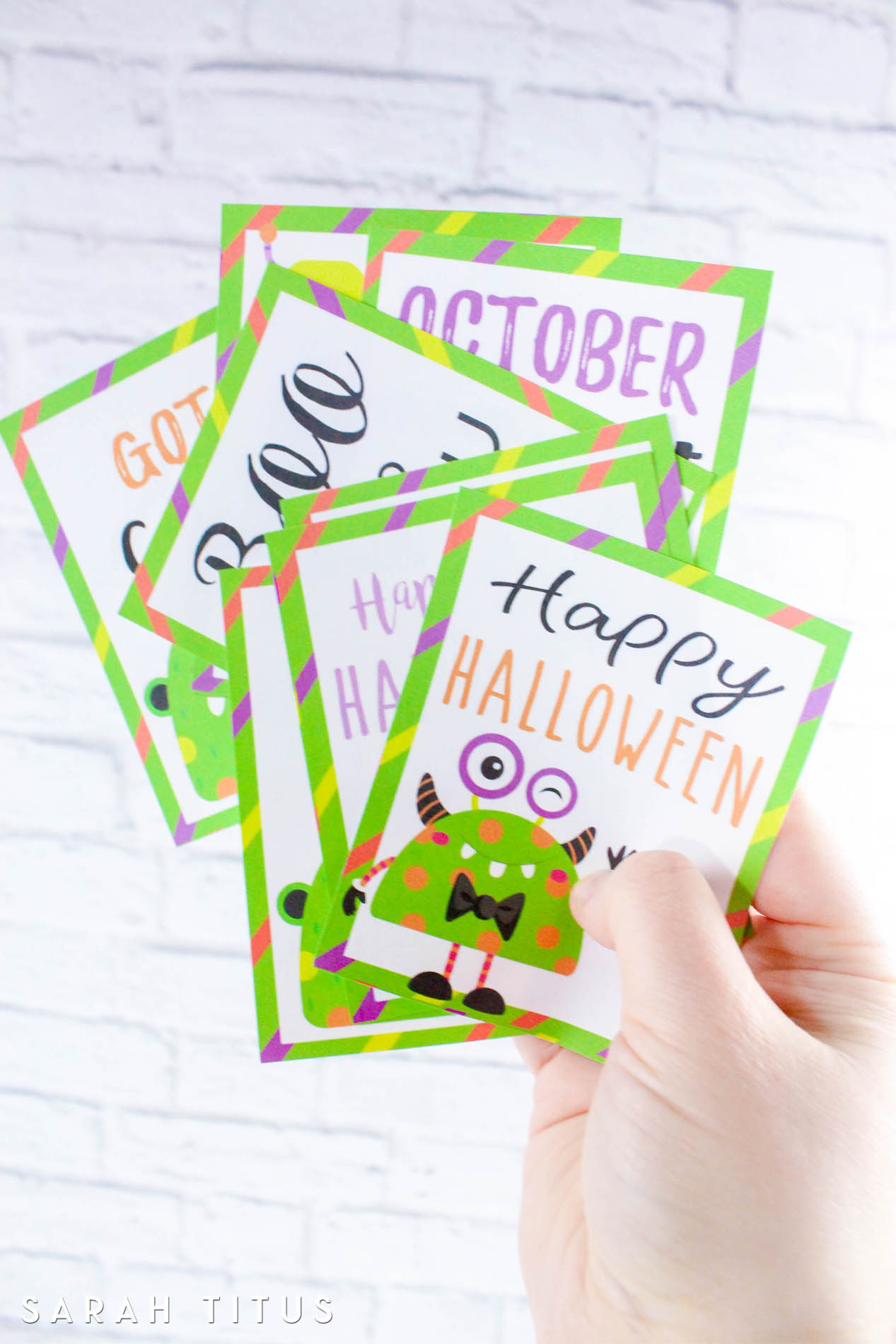 No need to go to the store and pay $10 for cards this Halloween. Simply print these cards out FOR FREE! #halloweencards 