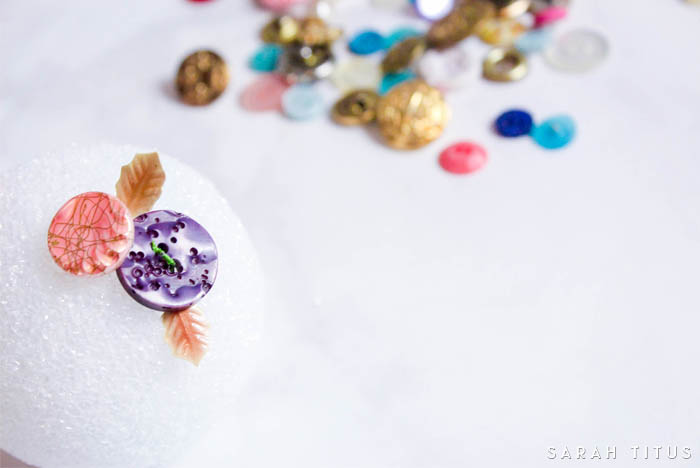 Make a button Christmas tree ornament for the holidays!