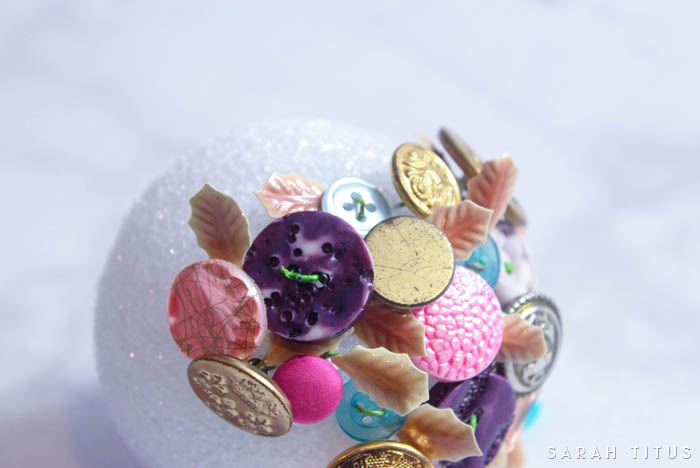 Make a button Christmas tree ornament for the holidays!