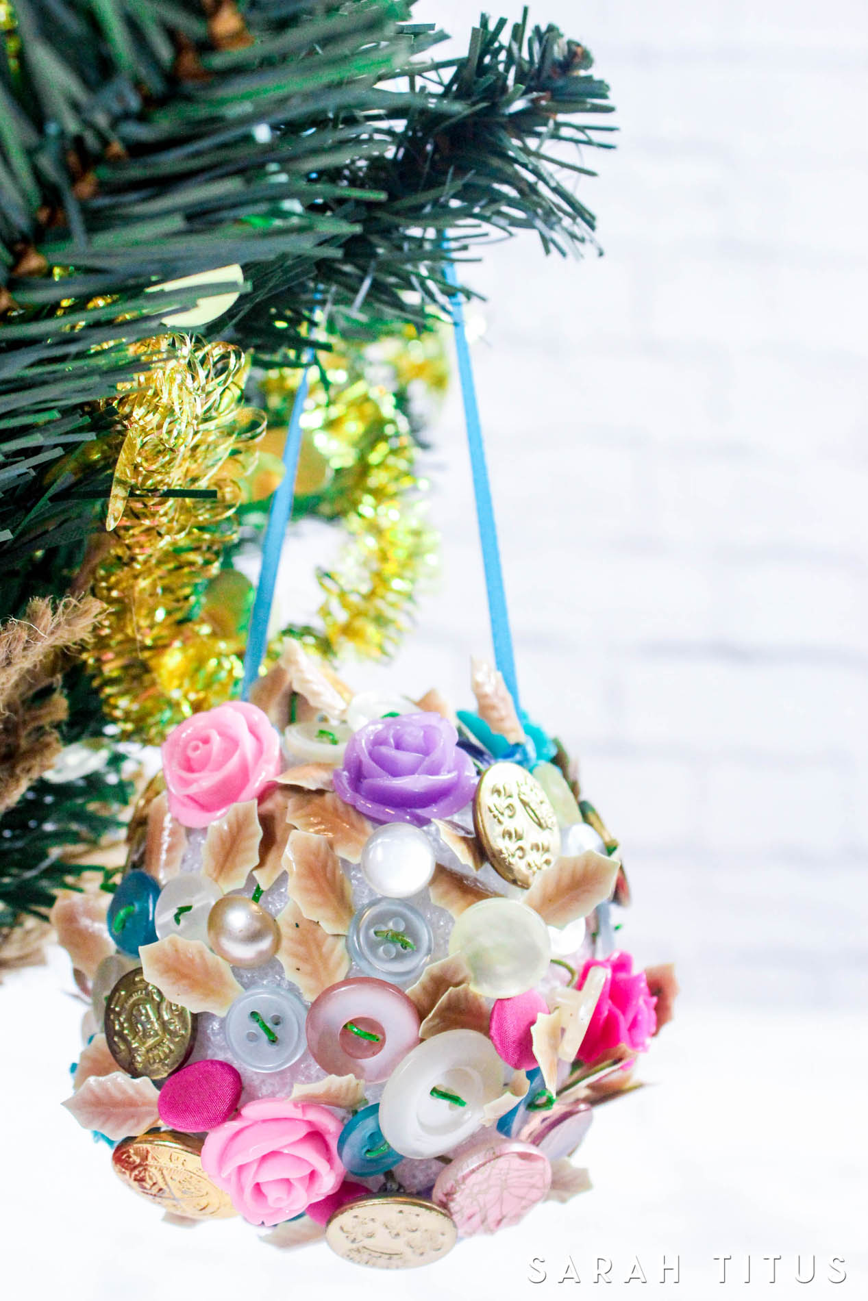 Make a button Christmas tree ornament for the holidays!