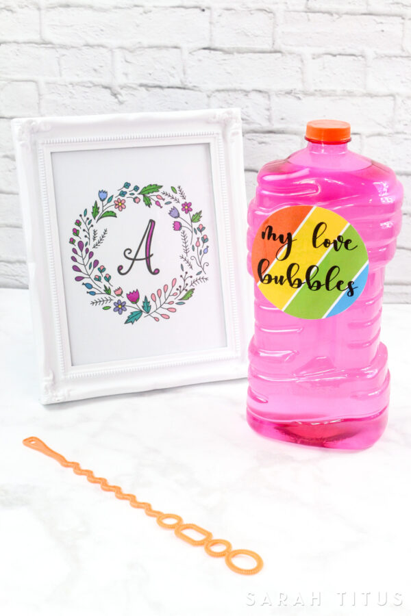 This Love Bubbles Gift Idea Free Printable is so simple but also so fulfilling. Children love and enjoy playing with bubbles so much. Plus it’s a cool and fun activity for all year around!