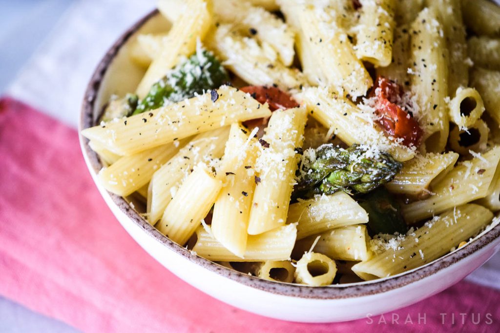 This Roasted Veggies Pasta is a quick and healthy recipe that is perfect for busy weekday evenings. It is also a great way to add more vegetarian meals to your diet!