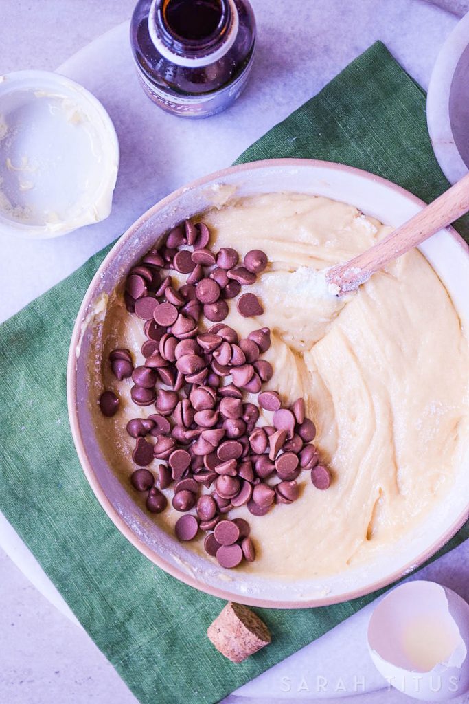 When you think of cooking in a skillet, cookies probably are not the first thing that come to mind. But, this Skillet Cookie will change that! This is a great alternative to a traditional birthday cake for your next party. Yum!