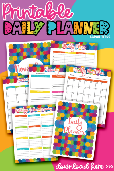 Need to get your student or yourself a daily planner organizer? This gender-neutral, undated binder is the best design and has all kinds of printables including to do lists, calendars, goals sheets and tons more. With over 140+ pages, these templates are sure to have everything you need! #organization