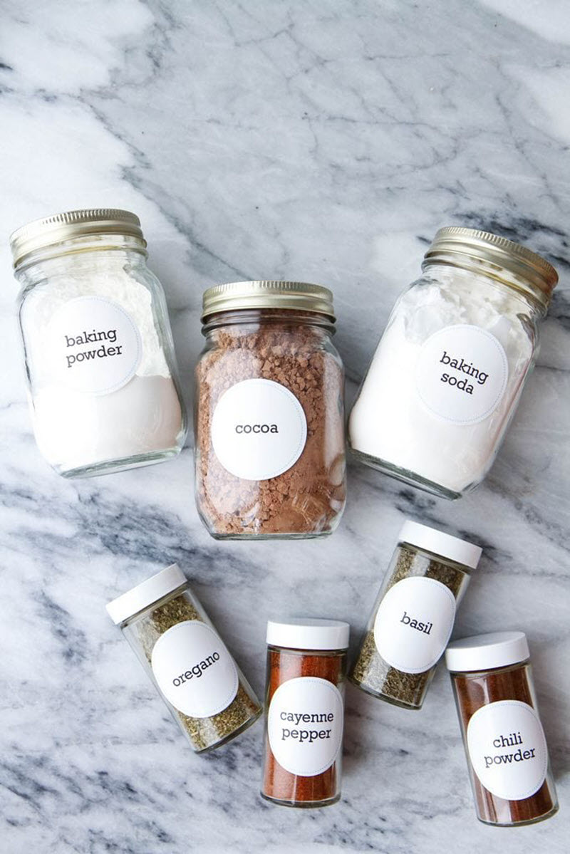 The secret to delicious home cooking lies in using the proper herbs and spices. If you'd like to streamline your work in the kitchen organize your spices with these practical and free spice labels.