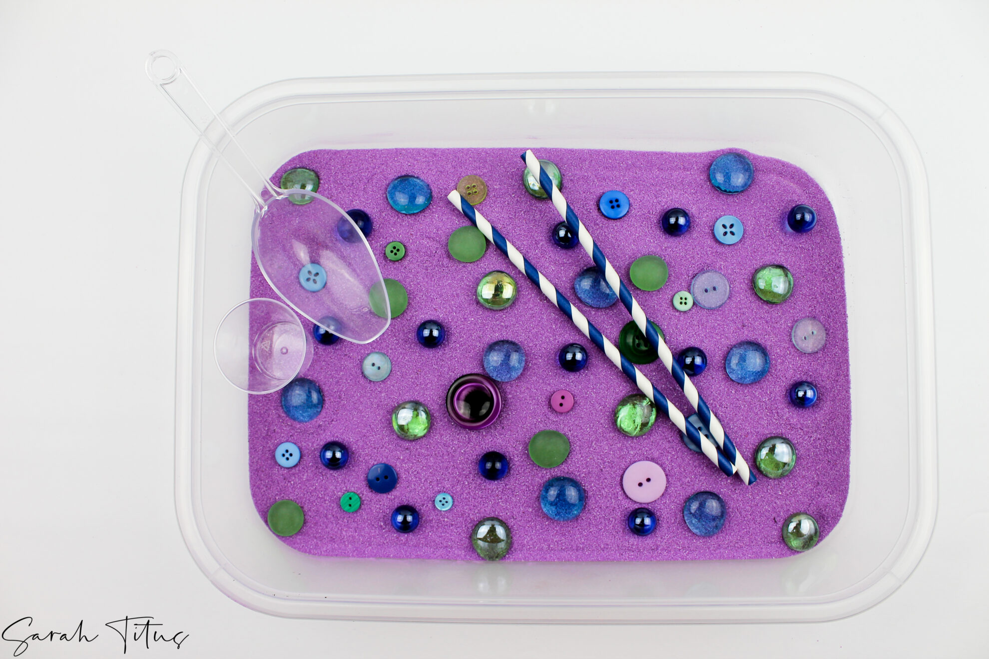 How To Make A DIY 5 Sensory Bin For Toddlers