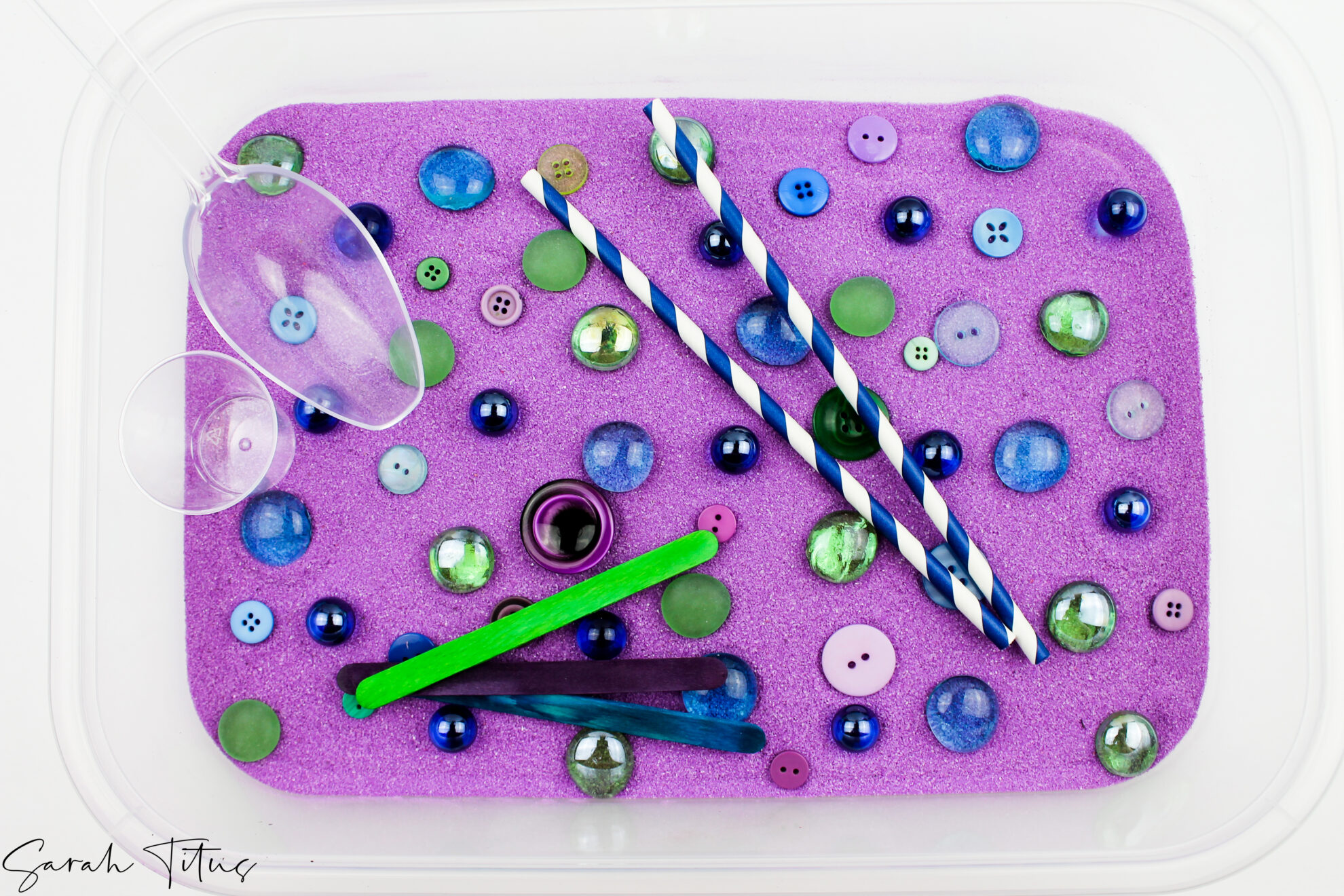 How To Make A DIY 5 Sensory Bin For Toddlers