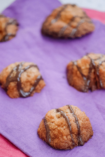 Chocolate Drizzled Macaroons